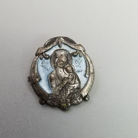 Vintage Madonna and Child Blue Enamel and Silver Tone Brooch, C Clasp, Estate - Picture 4 of 7